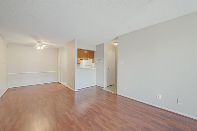 2120 El Paseo Street 2407, Houston, TX 77054