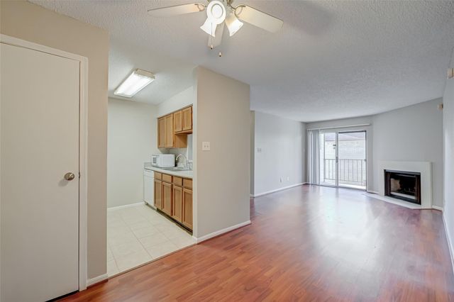 2120 El Paseo Street 2407, Houston, TX 77054