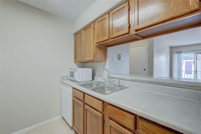 2120 El Paseo Street 2407, Houston, TX 77054