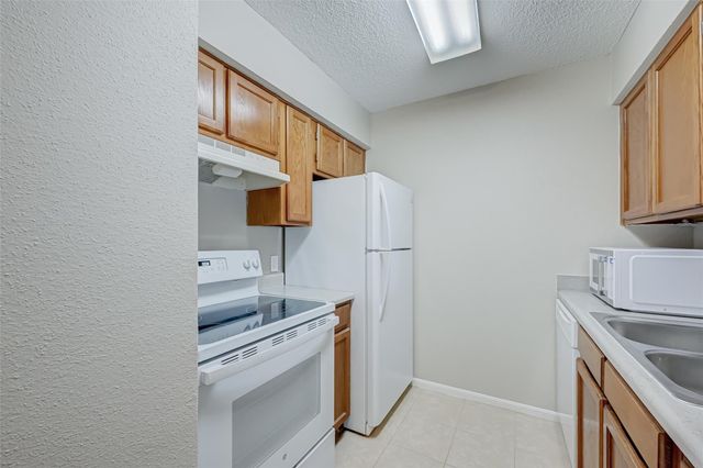 2120 El Paseo Street 2407, Houston, TX 77054