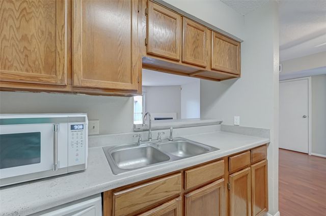 2120 El Paseo Street 2407, Houston, TX 77054