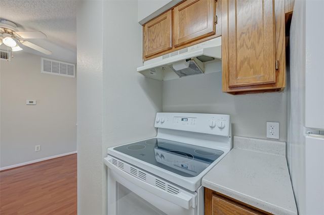 2120 El Paseo Street 2407, Houston, TX 77054