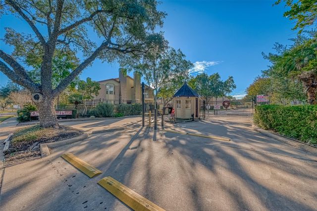 2120 El Paseo Street 2407, Houston, TX 77054