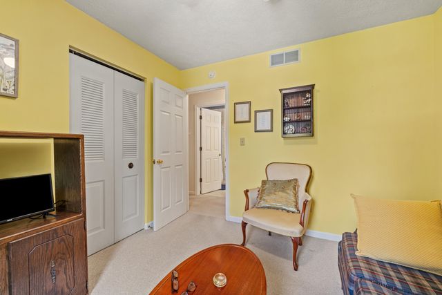 209 Farmbrook Circle, Frankfort, KY 40601
