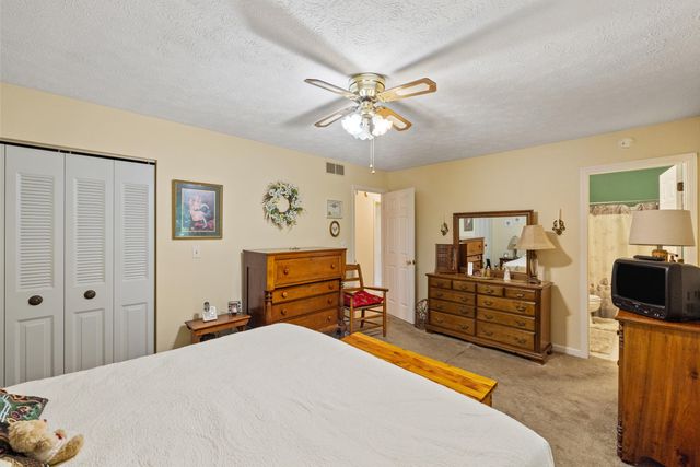 209 Farmbrook Circle, Frankfort, KY 40601