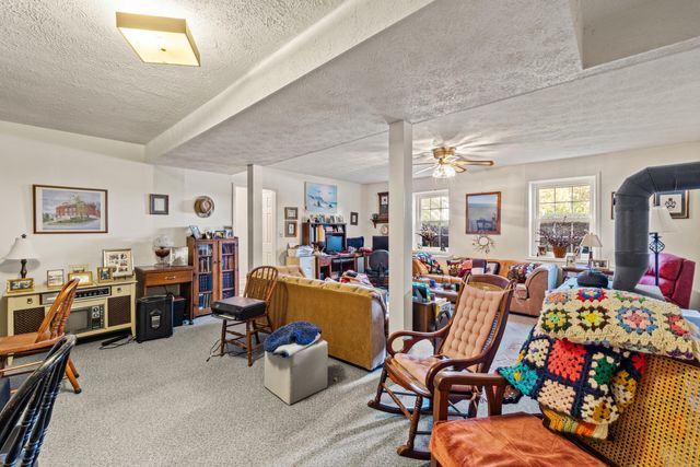 209 Farmbrook Circle, Frankfort, KY 40601