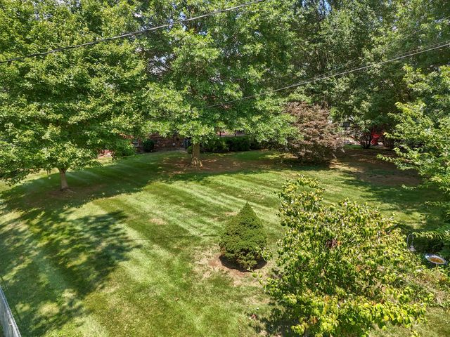 209 Farmbrook Circle, Frankfort, KY 40601