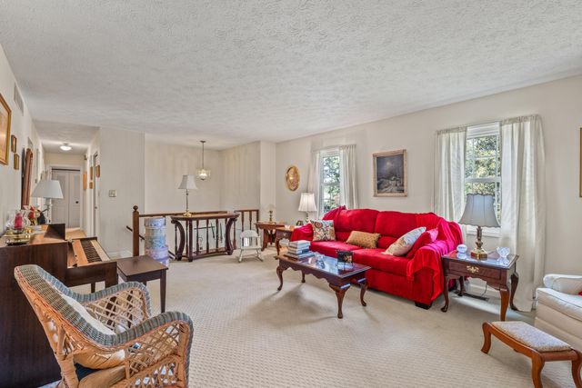209 Farmbrook Circle, Frankfort, KY 40601