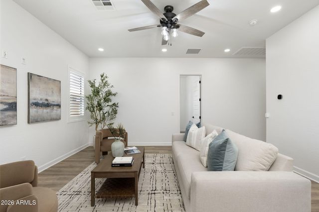 35562 N GEMSTONE Way, San Tan Valley, AZ 85144