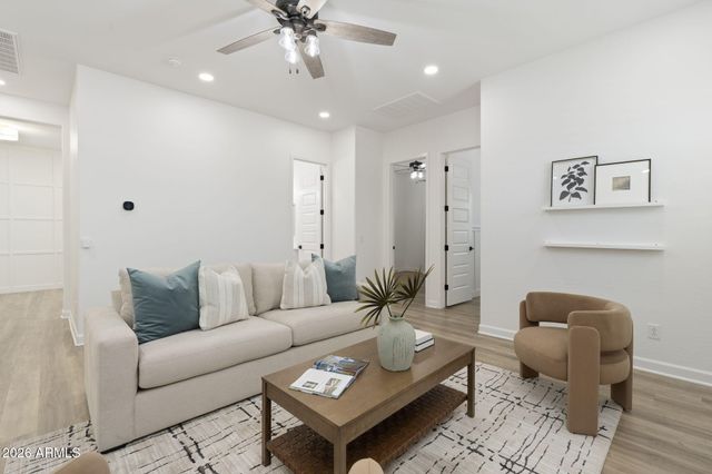 35562 N GEMSTONE Way, San Tan Valley, AZ 85144