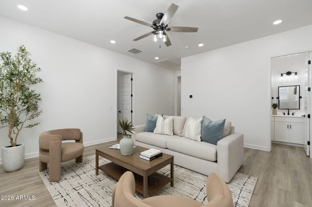35562 N GEMSTONE Way, San Tan Valley, AZ 85144