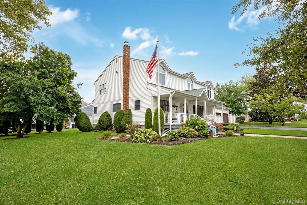 14 Arthur Street, Farmingdale, NY 11735 — photo 2