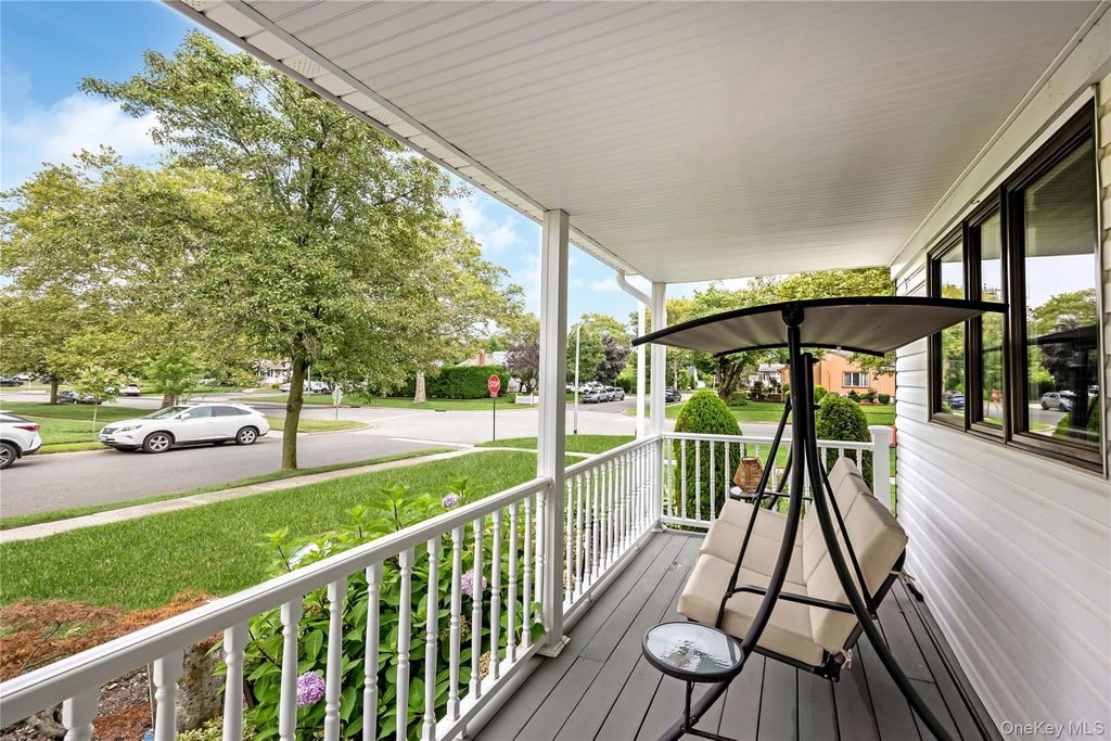 14 Arthur Street, Farmingdale, NY 11735 — photo 5