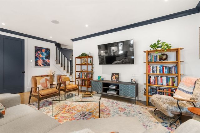 5 Caspian Way U:2, Boston, MA 02125