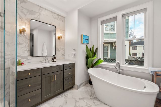 5 Caspian Way U:2, Boston, MA 02125