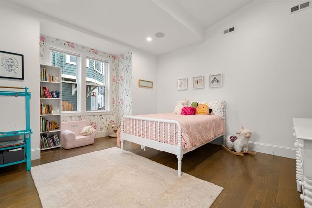 5 Caspian Way U:2, Boston, MA 02125