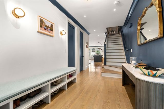 5 Caspian Way U:2, Boston, MA 02125