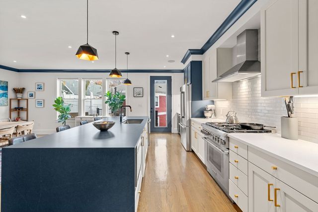 5 Caspian Way U:2, Boston, MA 02125