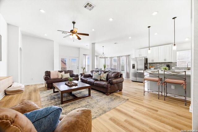 2818 Silverton Ct, San Antonio, TX 78261