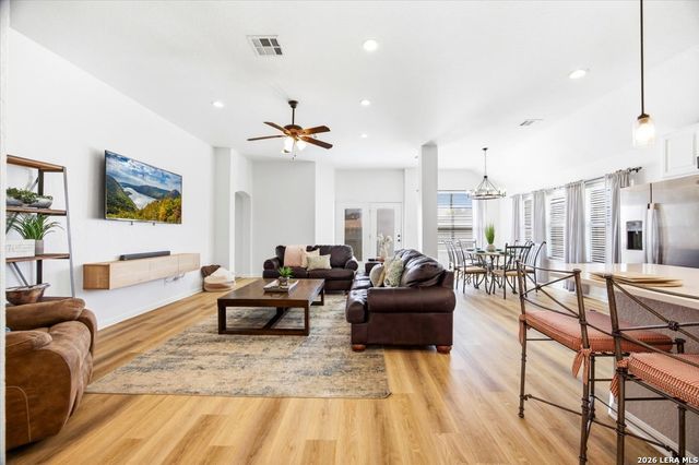 2818 Silverton Ct, San Antonio, TX 78261