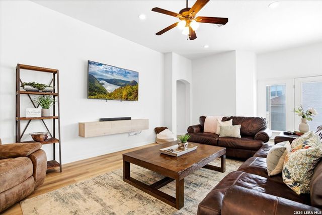 2818 Silverton Ct, San Antonio, TX 78261