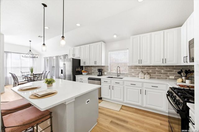 2818 Silverton Ct, San Antonio, TX 78261