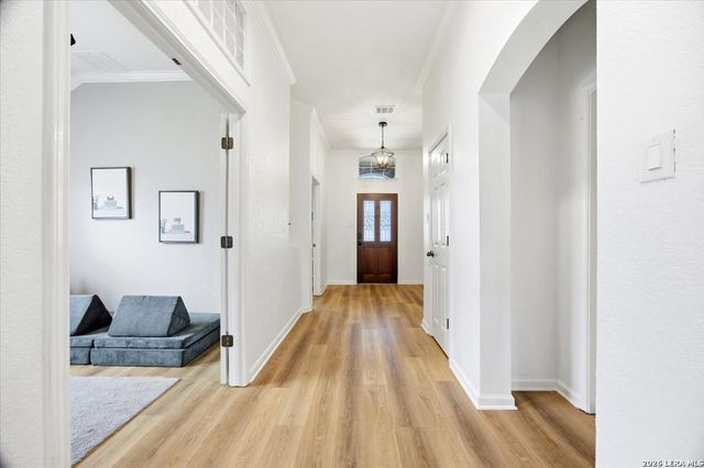 2818 Silverton Ct, San Antonio, TX 78261