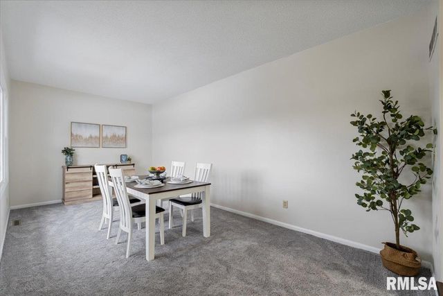 1005 5TH Street A, Hampton, IL 61256