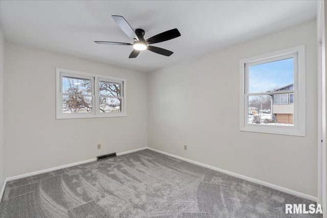 1005 5TH Street A, Hampton, IL 61256