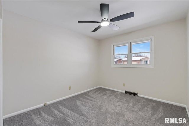 1005 5TH Street A, Hampton, IL 61256