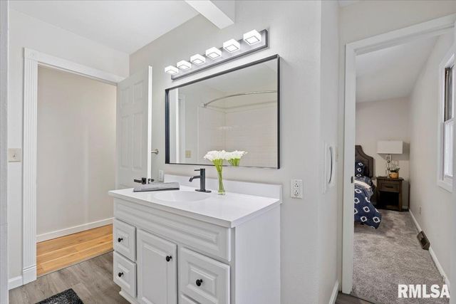 1005 5TH Street A, Hampton, IL 61256