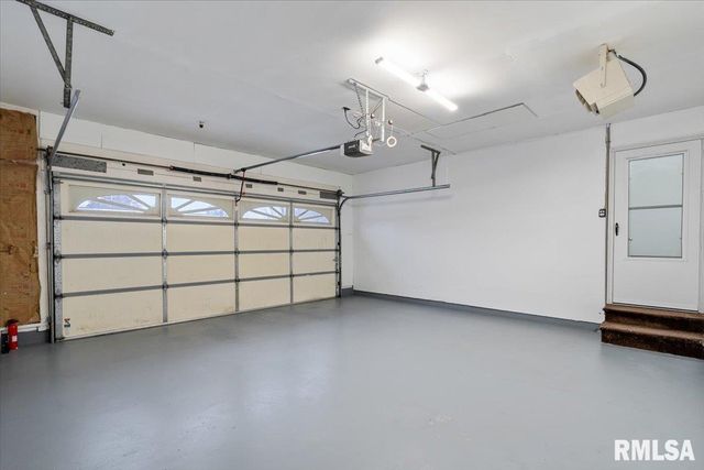 1005 5TH Street A, Hampton, IL 61256