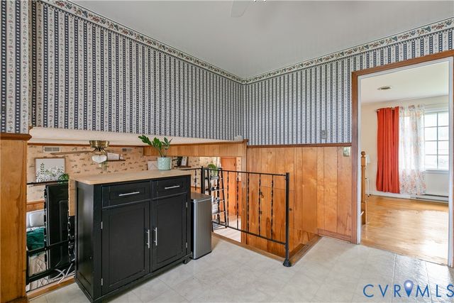 908 Yorkshire Rd, Colonial Heights, VA 23834