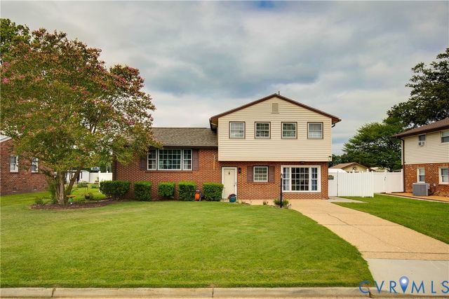 908 Yorkshire Rd, Colonial Heights, VA 23834