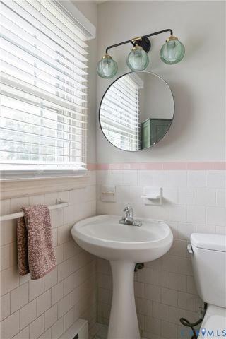 908 Yorkshire Rd, Colonial Heights, VA 23834