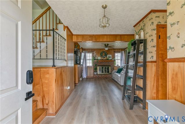 908 Yorkshire Rd, Colonial Heights, VA 23834