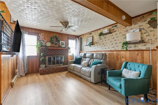 908 Yorkshire Rd, Colonial Heights, VA 23834