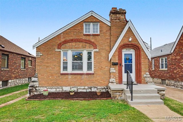 707 Bellavilla Drive, Bella Villa, MO 63125