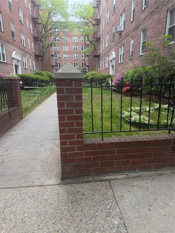 144-45 Sanford Ave 3F, Flushing, NY 11355
