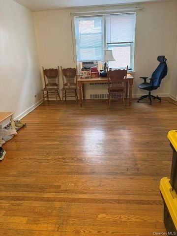 144-45 Sanford Ave 3F, Flushing, NY 11355