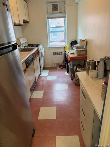 144-45 Sanford Ave 3F, Flushing, NY 11355
