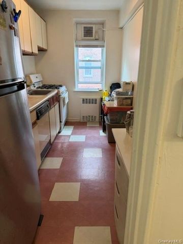 144-45 Sanford Ave 3F, Flushing, NY 11355
