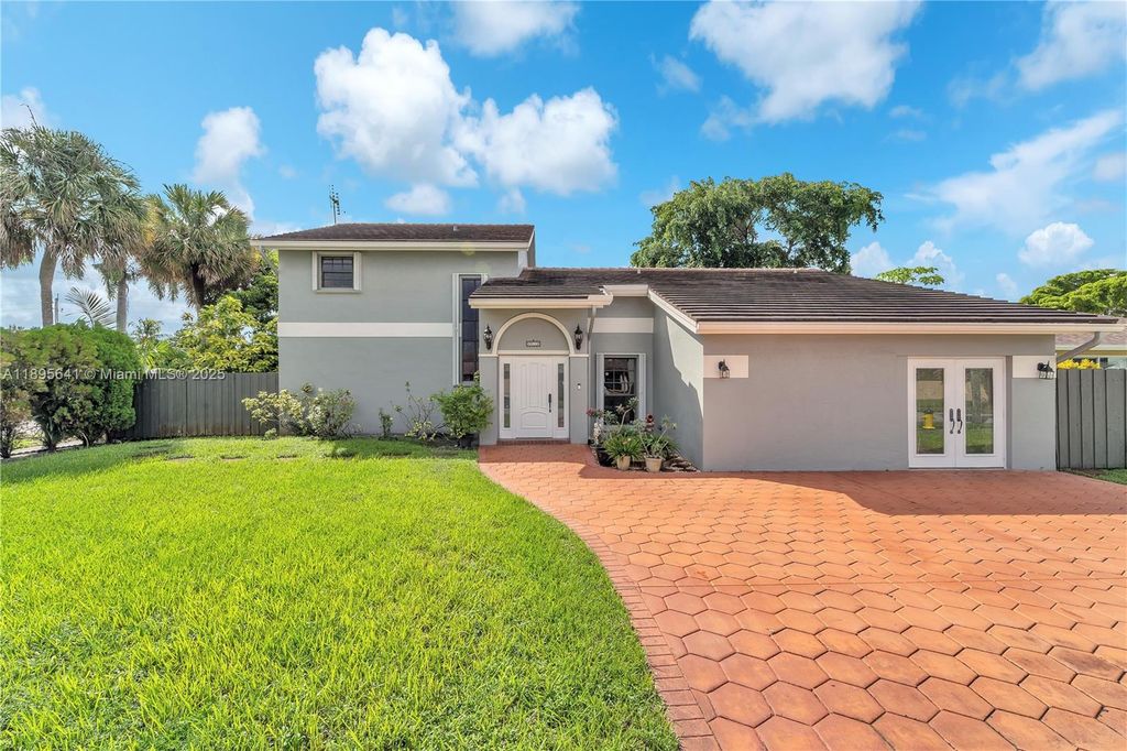 9110 S Lake Miramar Cir, Miramar, FL 33025