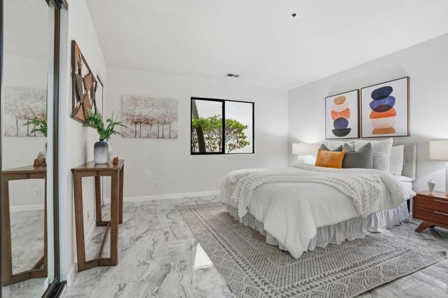 153 California Avenue F107, Palo Alto, CA 94306