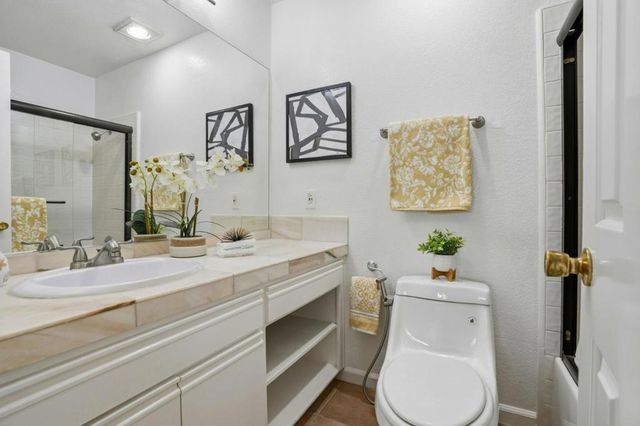 153 California Avenue F107, Palo Alto, CA 94306