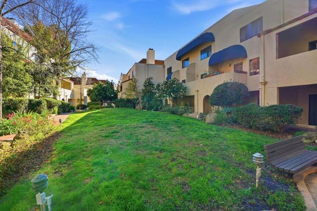 153 California Avenue F107, Palo Alto, CA 94306