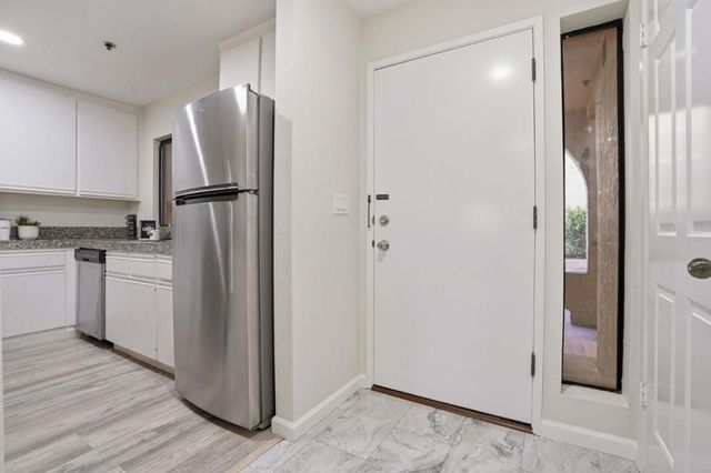 153 California Avenue F107, Palo Alto, CA 94306