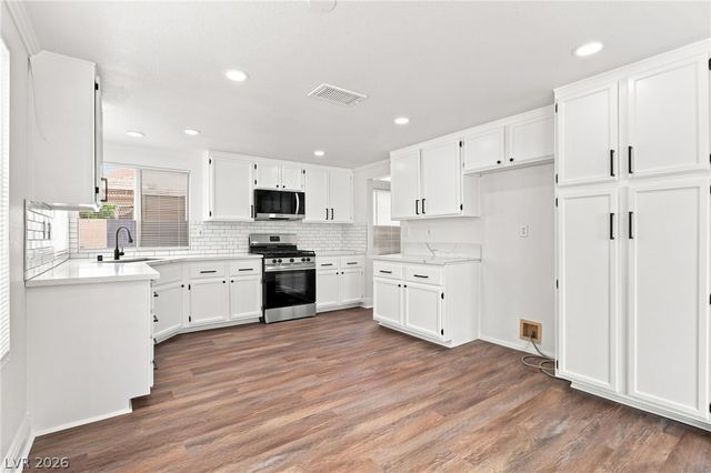 1415 Bent Arrow Drive, North Las Vegas, NV 89031
