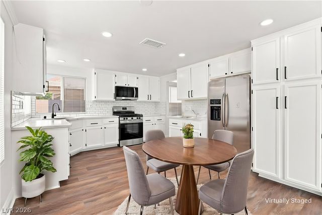 1415 Bent Arrow Drive, North Las Vegas, NV 89031
