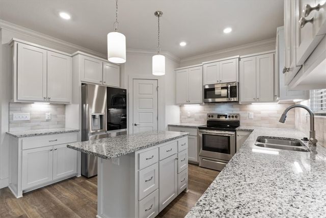 8 Lockhart Place, Bella Vista, AR 72715